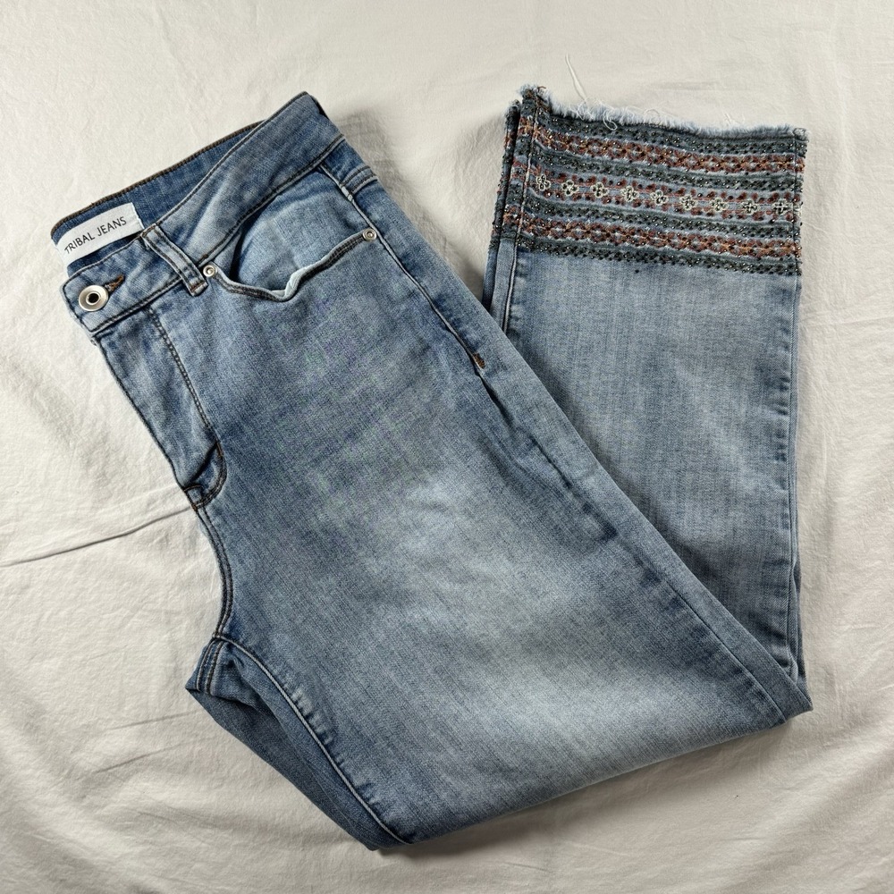 Tribal Audrey‎ Women's Size 6 Mid-Rise Straight Crop Embellished Raw Hem Jeans